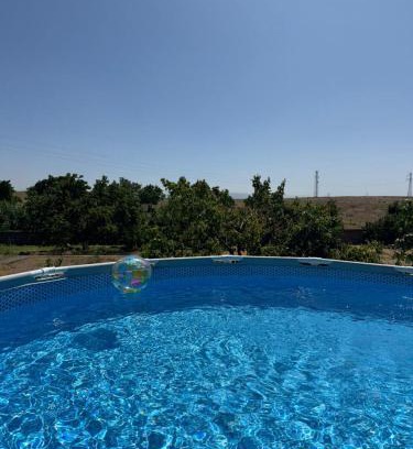 Oshakan House | Villa Sandra and Pool near Airport