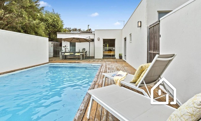 Blairgowrie House | Villa Santorini *1 NIGHT FREE* Secluded Back Beach Poolside Oasis