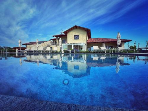 Narzole Bed & Breakfast | Villa Sarmassa
