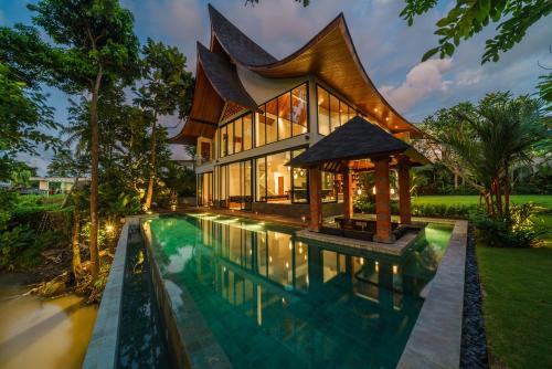 Babakan Villa | Villa Satiya - Unique and stylish 4-bdr pool villa in Pererenan!