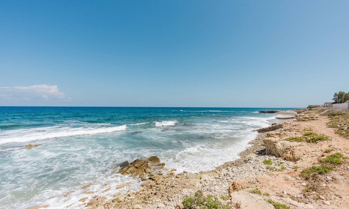 Pizzolungo Villa | Villa 'Sea Side Family' with Private Garden, Wi-Fi and Air Conditioning