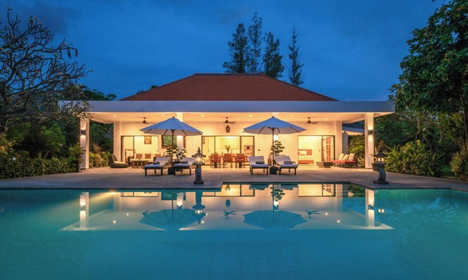 Dencarik Villa | Villa Segara Murti - Classic in Style with private villa staff and pool!