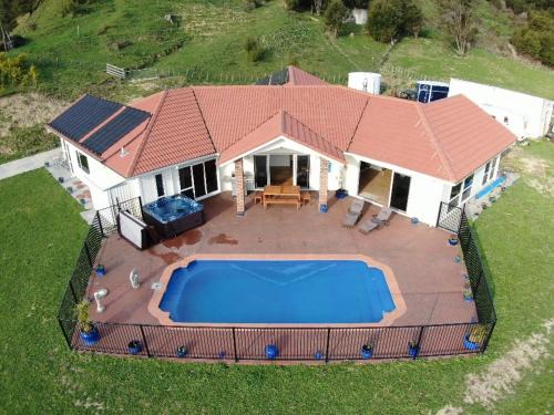 Pouawa Bed & Breakfast | Villa Shemshi