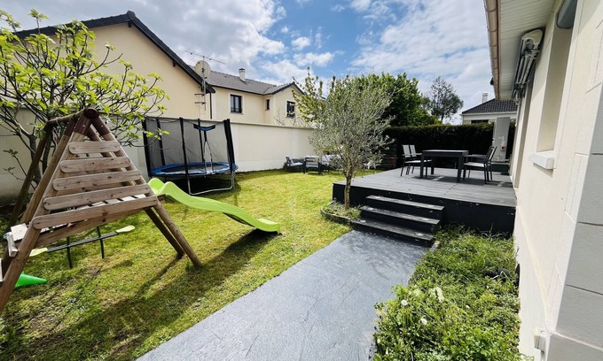 Tremblay-en-France Villa | Villa Spacieuse Tout Confort aux Portes de Paris - Aéroport Cdg, Disney, J.o