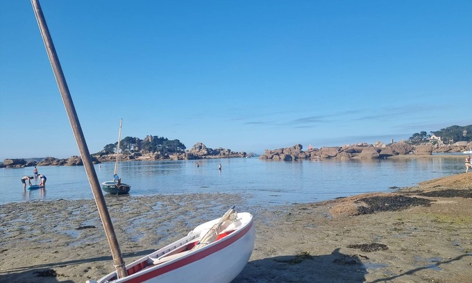 Tregastel Villa | Villa + Studio with tennis on 1ha 3min from the beaches of the Pink Granite Coast
