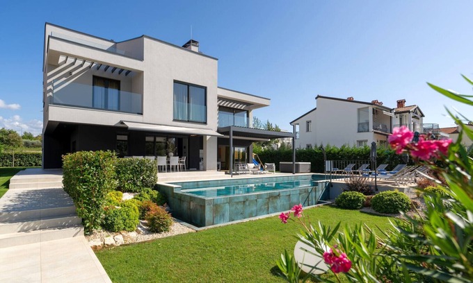 Mali Maj Villa | Villa Sunset View by Villas Guide