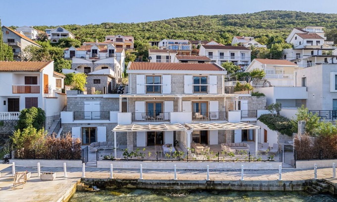 Seoca Villa | Villa Syora - Two Bedroom Villa, Sleeps 6