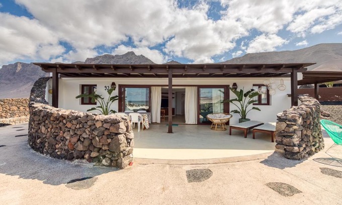 Urbanizacion Famara Villa | Villa Taguluche Famara