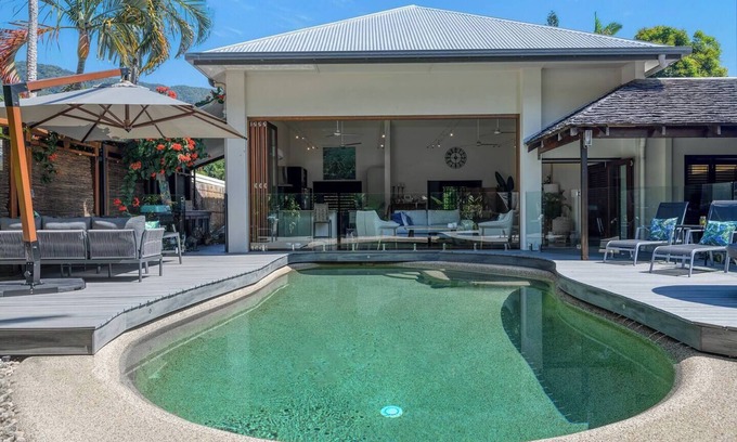 Palm Cove Villa | Villa Talpa An Idyllic Indoor outdoor Oasis