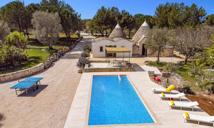 Ceglie Messapica Villa | Villa Tarsilla by Villa Plus