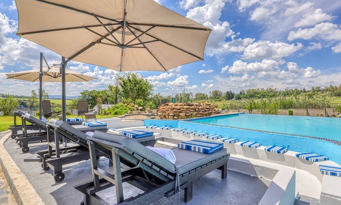 Greater Johannesburg Metropolitan Area Hotel | Villa Tasha Luxury suites