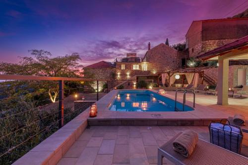 Popovici Villa | Villa Tea