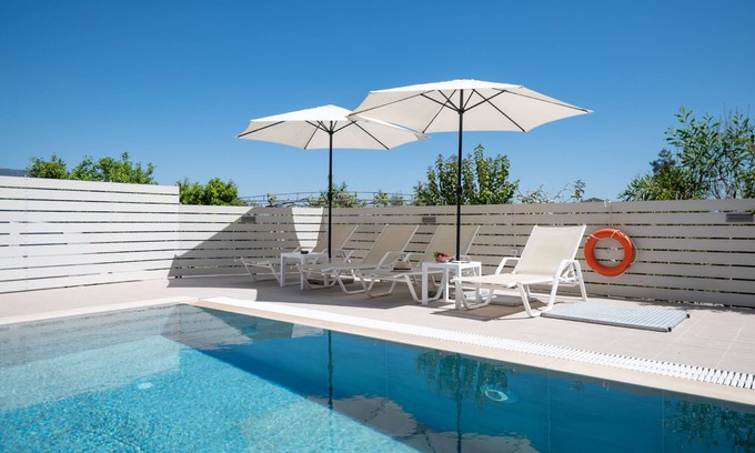 Gazatika Villa | Villa Telio: Sunny pool, A/C, WiFi, BBQ