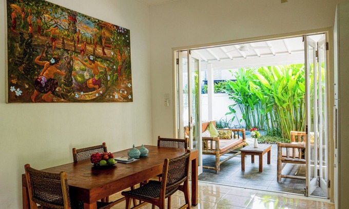 Legian Villa | Villa The White House Seminyak