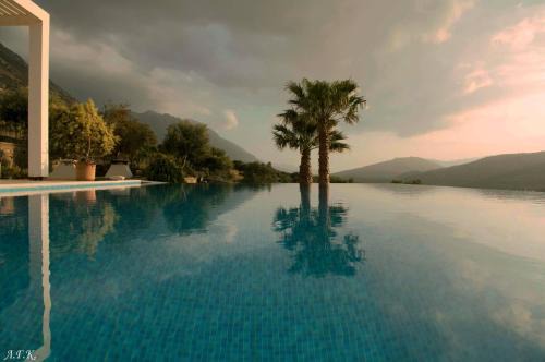 Pefki Villa | Villa Tholos Crete