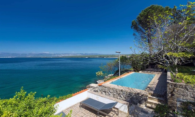 Vantacici Villa | Villa Valica with pool and sea view