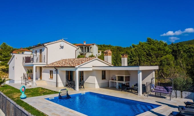 Viskovici Villa | Villa Vanda – Exclusive Escape with a Stunning Pool