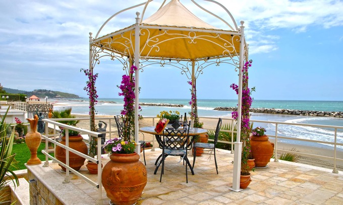 Formia Villa | Villa Venus on the beach