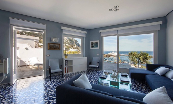 Licola Villa | Villa Vesuvio at Fortino Capri A TERRACE ON THE SEA 10 MIN FROM THE PIAZZETTA