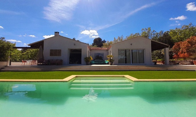 Fuveau Villa | Villa view Ste Victoire (1 hectare of land, swimming pool, spa, hammam) near Aix