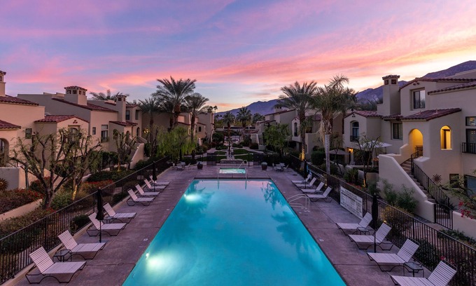 Baristo Condo | Villa Villorrio - Vibrant 2-Story Condo Near Downtown Palm Springs