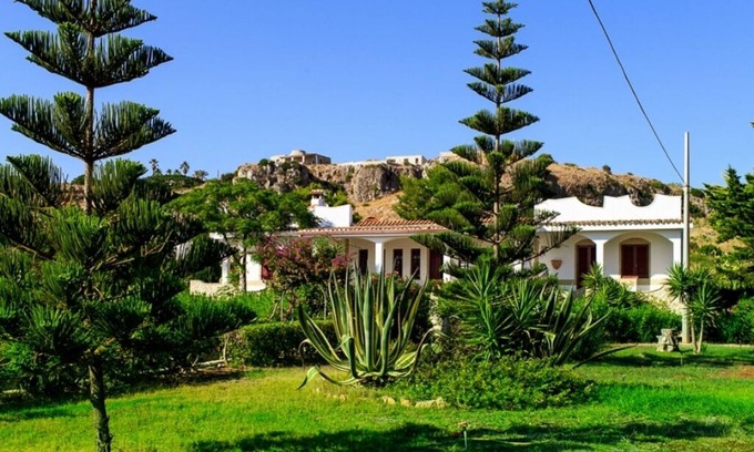 Torre Vado Villa | Villa Vittoria- "Charme" a 10 mt dal mare- T. Vado