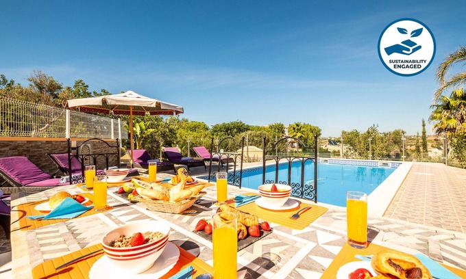 Albufeira Villa | Villa w/heatable pool, BBQ & private garden
