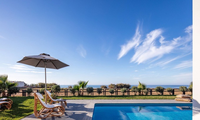 Stavromenos Villa | Villa Walking Distance to the Beach with 50m2 Private Heated Pool & hot Tub!