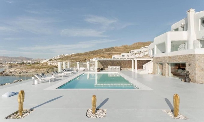 Agios Ioannis House | Villa White Spectacular View of the Aegean Sea and the Mystic Island of Delos