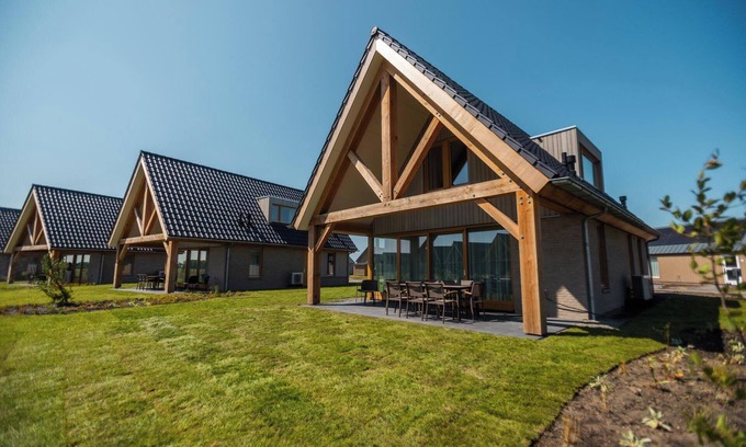Cadzand-Bad House | Villa with 4 bedrooms and 2 bathrooms