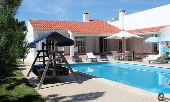 Praia del Rei Villa | Villa with Books, Sun, Swing Bed, Private Pool And A Spacious Garden To Enjoy