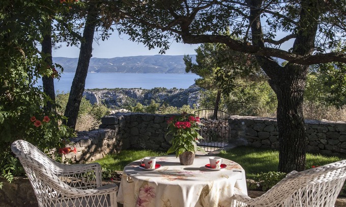 Omis Villa | Villa with heated pool! Enjoy in beautiful sight to the sea, mountains and river