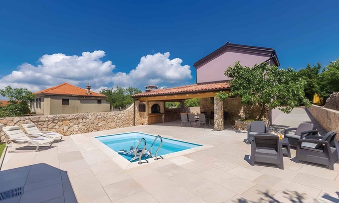 Sveti Vid Dobrinjski Villa | Villa with pool
