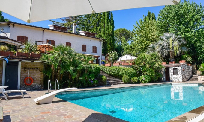 Capena Villa | Villa with large private pool, billiard 20 kms northern Rome & 3km from village