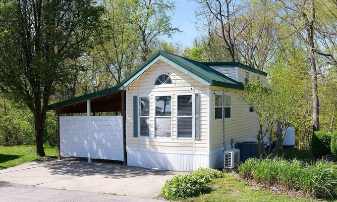 Bloomington House | Villa with Loft in Lake Monroe near IU