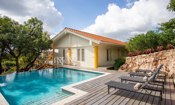 Piscadera Villa | Villa with ocean view and amazing infinity pool
