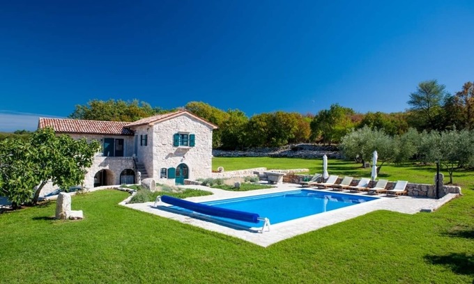 Malinska-Dubasnica Villa | Villa with pool, garden, sea view, privacy -TRAVELER Reseburo Krk - ID 2216