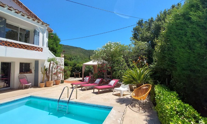 Le Pradet Villa | Villa with private pool . Seaside and countryside. Beach 10 min walk.
