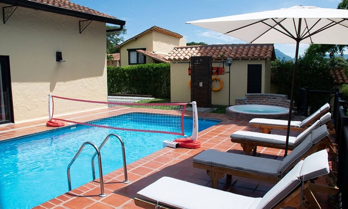 Quimbaya Villa | Villa with private pool and heated jacuzzi, 5 min from Panaca Park.