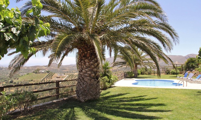 Pitsidia Villa | Villa with sea and mountain views, private pool and large garden