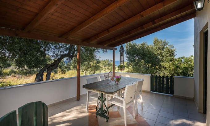 Planos Villa | Villa with sea view, pool and Breakfast included