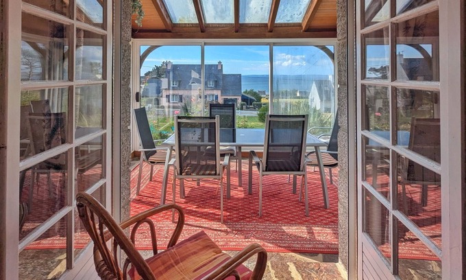Plomodiern House | Villa with sea view and beach on foot