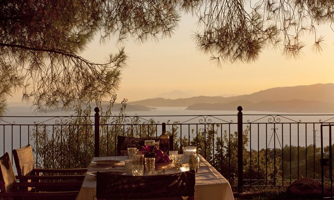 Glossa Villa | Villa with stunning view out to the sea accross the viladge of Glossa