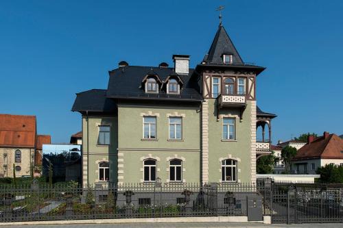 Traunstein Villa | VILLA zeitlos - PfauenAuge