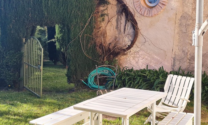 Fayence House | Village apartment, ground floor, garden + view