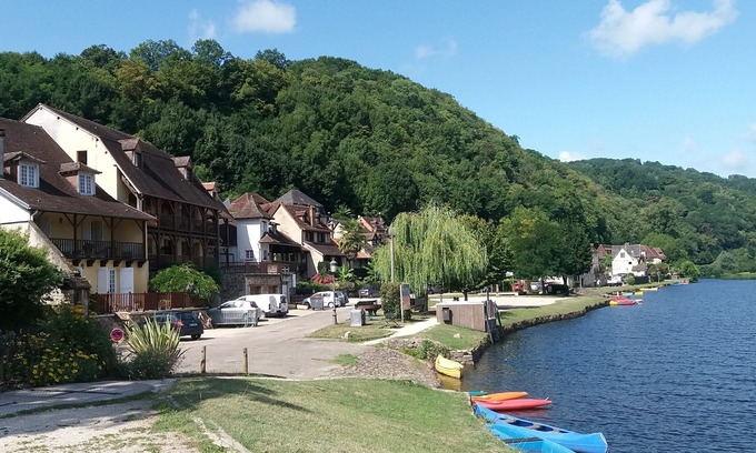 Beaulieu-sur-Dordogne House | Village house 50 m from the Dordogne river