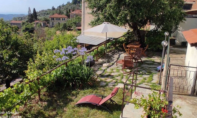 Vasia Apartment | Village house in a panoramic location with a sunny garden and sea views