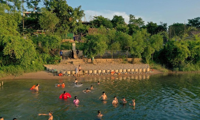 Son Trach Hostel | Village House