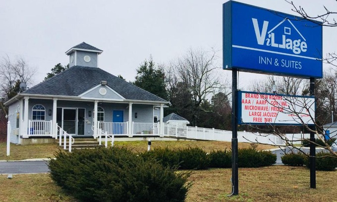 Smithville Hotel | Village Inn & Suites - Smithville