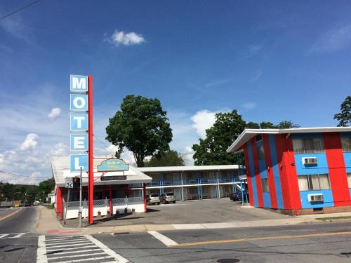 Ellenville Hotel | Village Motel